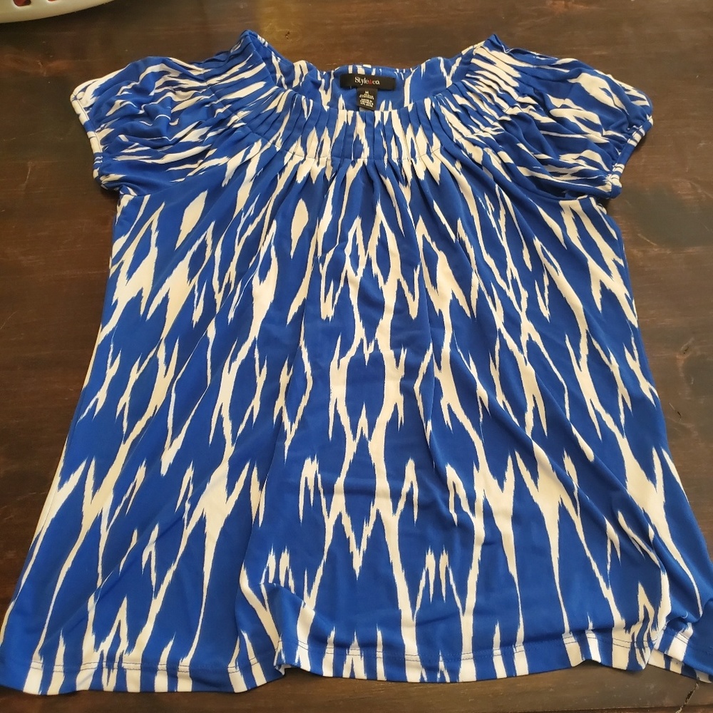 Blue/White Work top